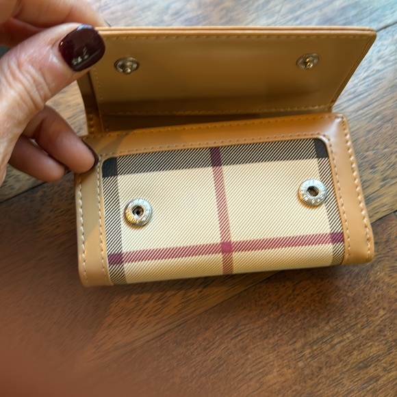 Burberrys of London Key Holder NEW IN BOX! - Picture 5 of 6